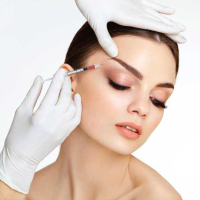 Mezoterapiya, Mezoterapiya necə tətbiq olunur, Saç tökülməsində mezoterapiya, Dəri yenilənməsində mezoterapiya, Lipoliz