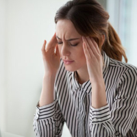 Nevrologiya şöbəsi, Baş ağrısı, miqren, Migrenin xüsusiyyətləri, Davamlı baş ağrıları