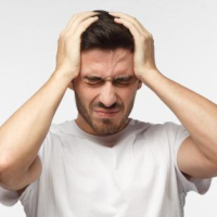 Nevrologiya şöbəsi, Baş ağrısı, miqren, Migrenin xüsusiyyətləri, Davamlı baş ağrıları